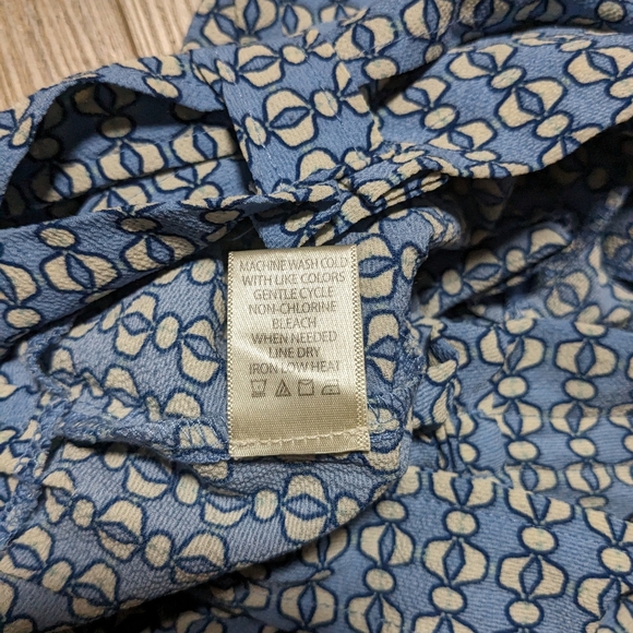 Max Studio shorts, size Large - Picture 5 of 5